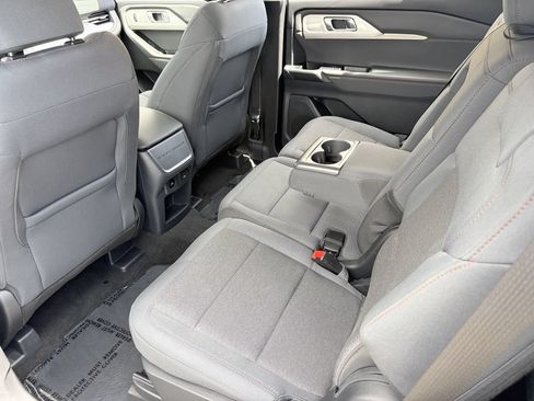 Used 2025 Ford Explorer Active RWD image 16