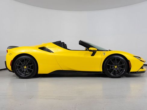 Used 2023 Ferrari SF90 Spider image 12
