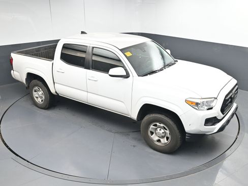 Certified 2020 Toyota Tacoma SR image 32