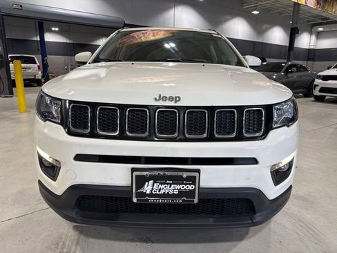 Used 2020 Jeep Compass Latitude FWD image 2