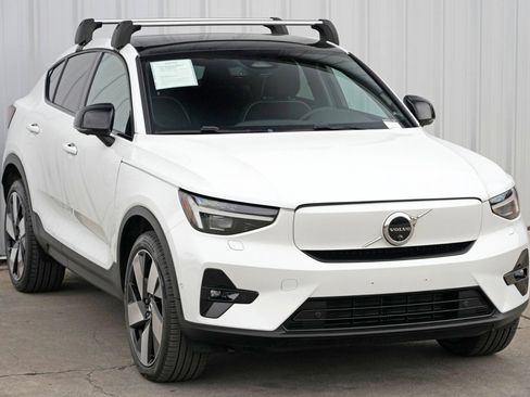 Used 2023 Volvo C40 P8 Recharge Ultimate w/ Protection Package Premier image 51