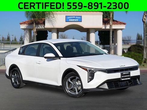 Certified 2025 Kia K4 FWD image 1