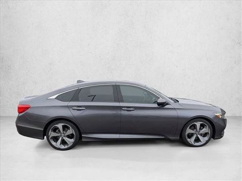 Used 2018 Honda Accord Touring image 4