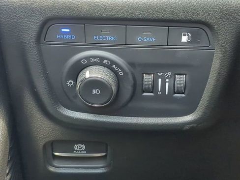 Used 2023 Jeep Grand Cherokee Summit w/ Advanced Protech Group IV AWD/4WD image 30