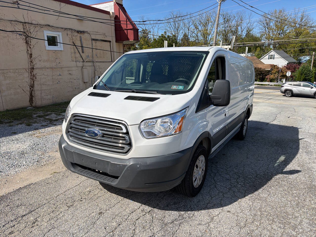 Used 2017 Ford Transit 250 130 Low Roof w/ Exterior Upgrade Package RWD image 2