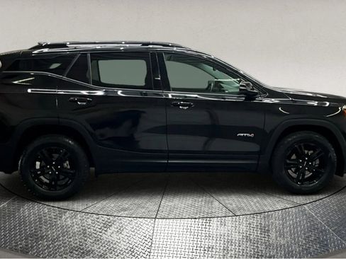 Used 2023 GMC Terrain AT4 image 9