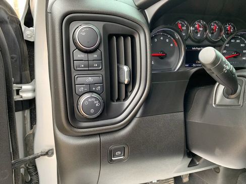 Used 2021 Chevrolet Silverado 1500 Custom Trail Boss w/ Safety Confidence Package AWD/4WD image 31