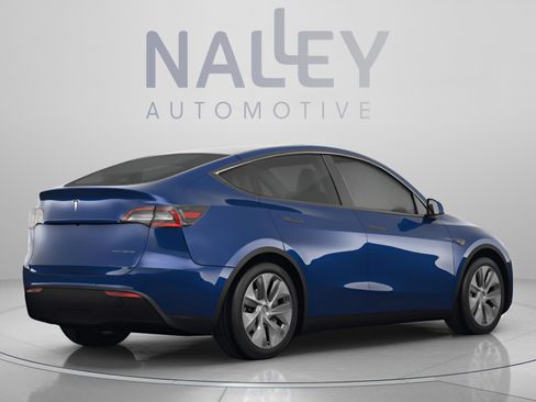 Used 2024 Tesla Model Y Long Range AWD/4WD image 3