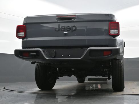 New 2026 Jeep Gladiator Sport AWD/4WD image 17
