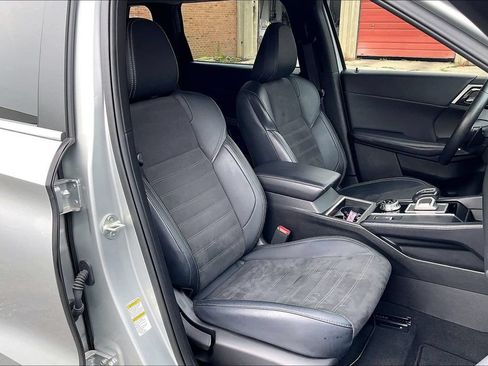 Used 2024 Mitsubishi Outlander SE AWD/4WD image 7