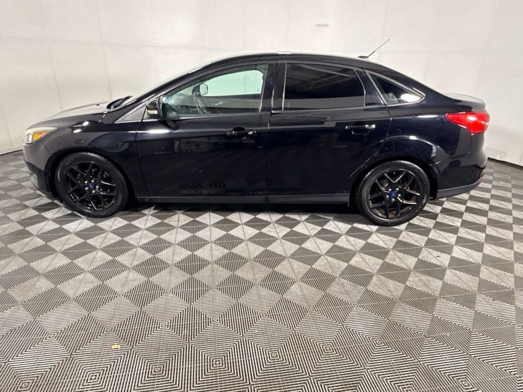 Used 2016 Ford Focus SE FWD image 6