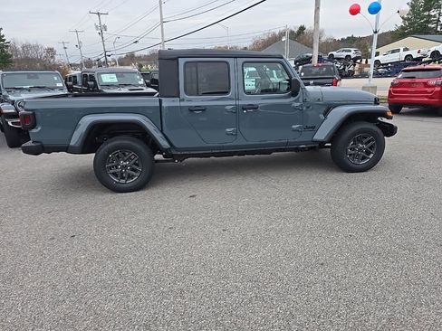 New 2026 Jeep Gladiator Sport image 8