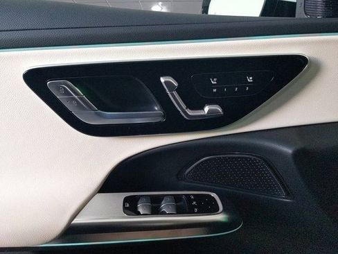 Used 2025 Mercedes-Benz E 350 Sedan image 8