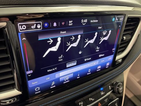 Used 2021 Chrysler Pacifica Touring-L FWD image 35