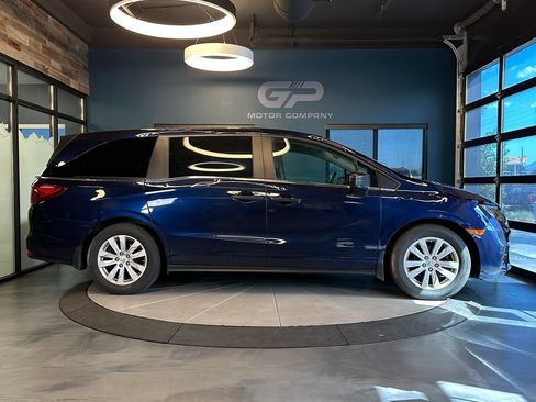 Used 2019 Honda Odyssey LX image 2