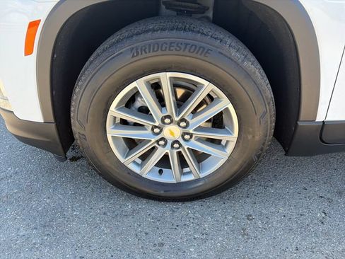 Used 2022 Chevrolet Traverse LT AWD/4WD image 12