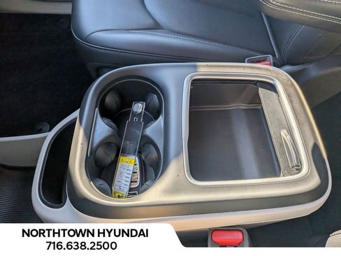 Used 2024 Chrysler Pacifica Touring-L image 20