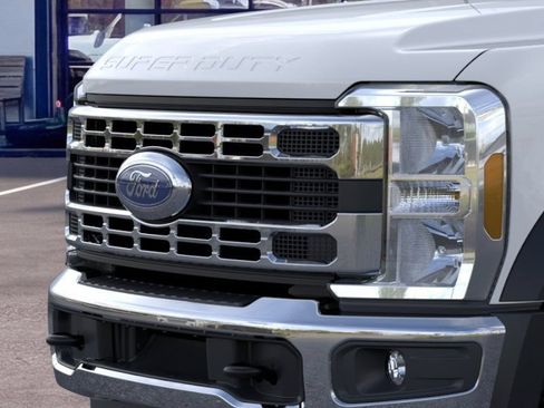 New 2025 Ford F450 XL w/ XL Chrome Package AWD/4WD image 17