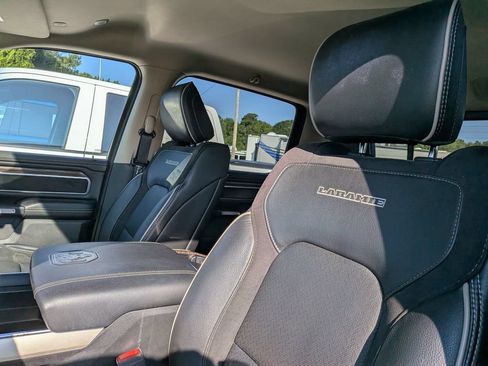 Used 2020 RAM 1500 Laramie AWD/4WD image 9