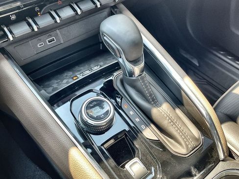 New 2026 GMC Canyon Denali w/ LPO, Denali Black Edition image 17