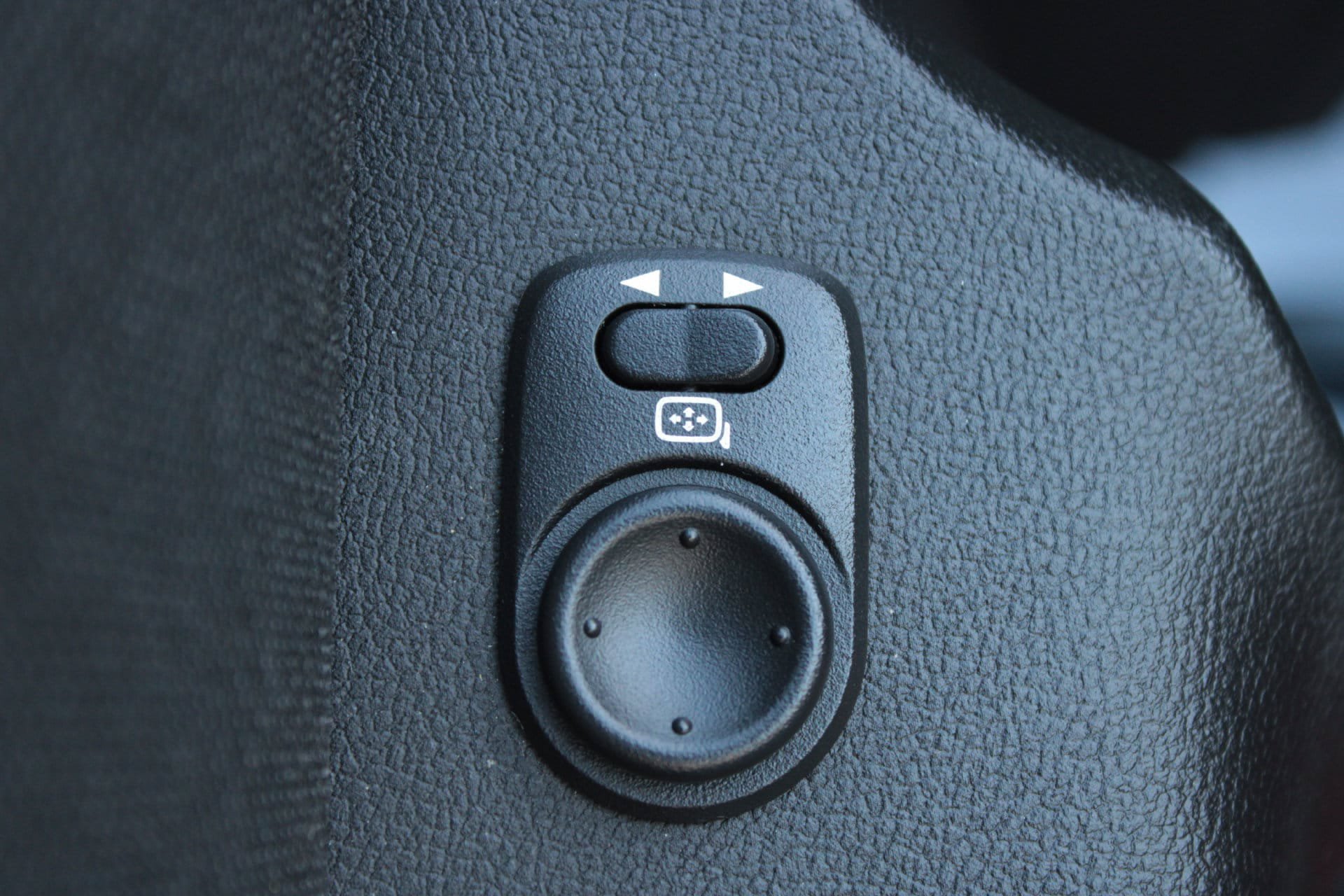 Used 2011 Chevrolet Camaro LT RWD image 20