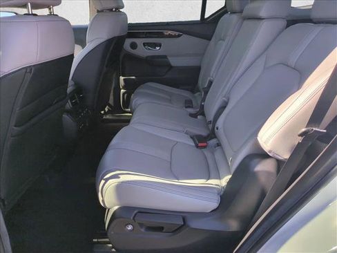 Used 2025 Honda Pilot EX-L image 17