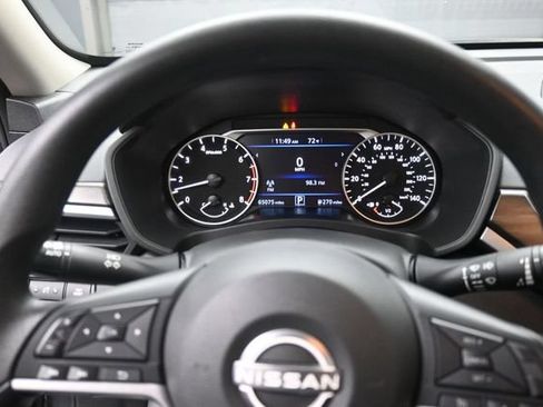 Used 2024 Nissan Altima 2.5 SV FWD image 16