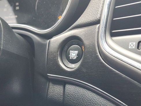 Used 2018 Jeep Grand Cherokee Limited image 8