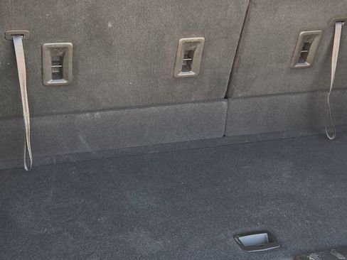 Used 2022 Chevrolet Traverse LT image 11