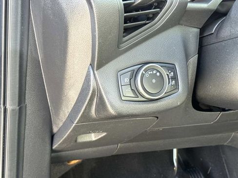 Used 2018 Ford Escape SE w/ SE Sport Appearance Package image 28