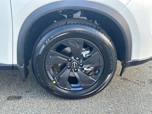 New 2026 Nissan Rogue SV FWD image 12