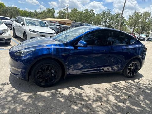 Used 2025 Tesla Model Y Long Range RWD image 3