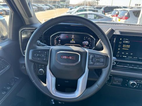 Used 2025 GMC Sierra 1500 SLT AWD/4WD image 12