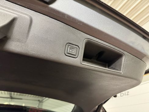 Used 2019 GMC Terrain SLT w/ Preferred Package image 34