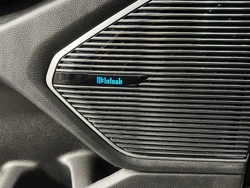 Used 2022 Jeep Grand Cherokee Overland w/ Advanced Protech Group III image 15