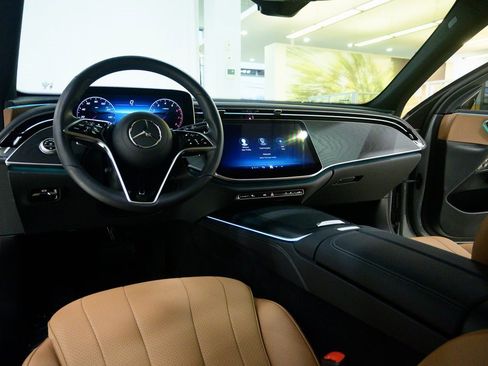 Used 2025 Mercedes-Benz E 450 4MATIC All-Terrain Wagon image 12