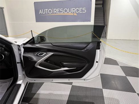 Used 2019 Chevrolet Camaro LT image 19