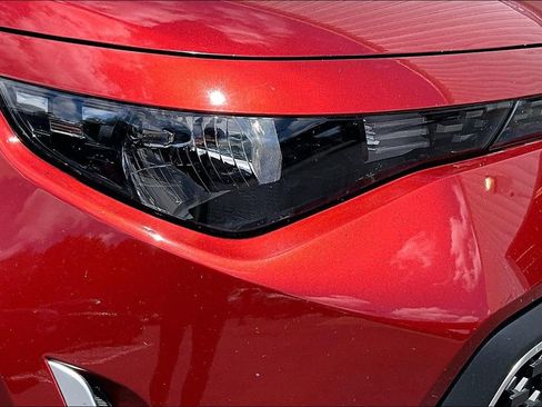 Used 2025 Kia Soul LX w/ LX Technology Package FWD image 29