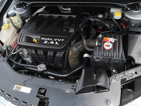 Used 2014 Dodge Avenger SXT FWD image 42