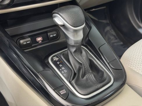 Used 2020 Kia Soul LX FWD image 18