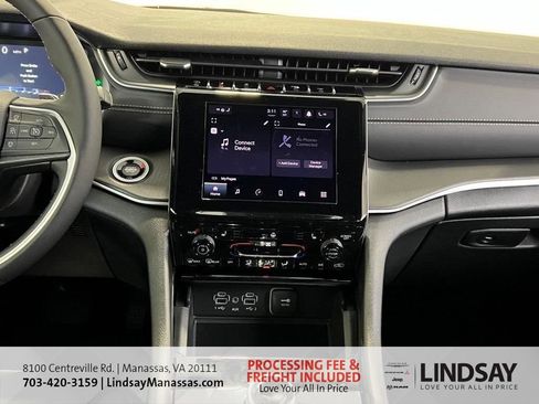 New 2025 Jeep Grand Cherokee Altitude AWD/4WD image 18