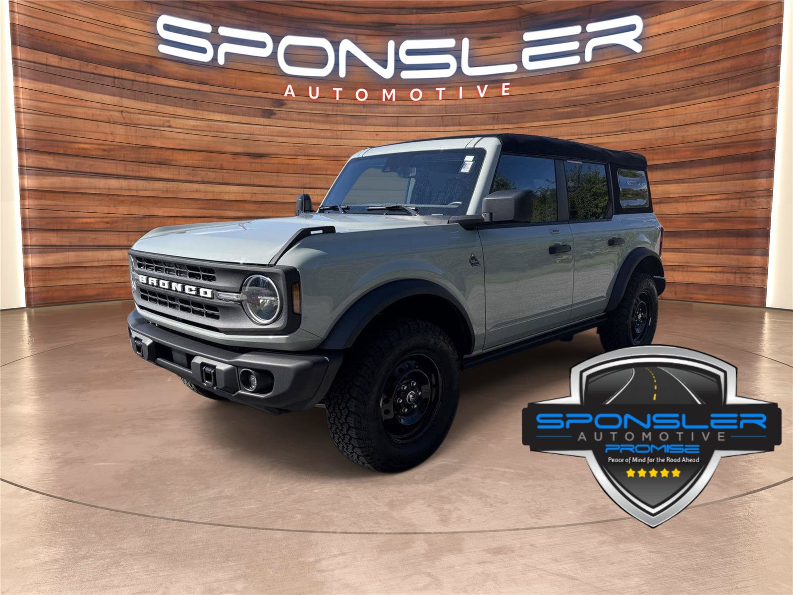 Used 2023 Ford Bronco Black Diamond AWD/4WD image 1