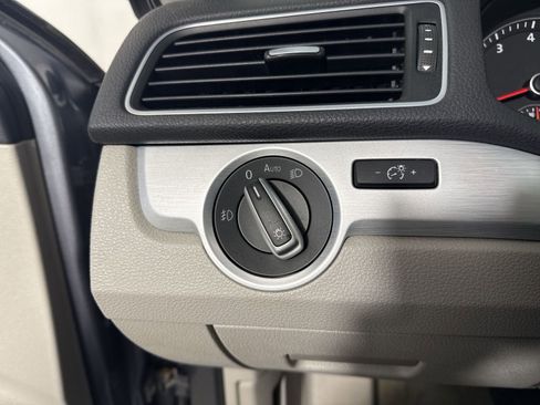 Used 2013 Volkswagen Passat 3.6 SE image 12