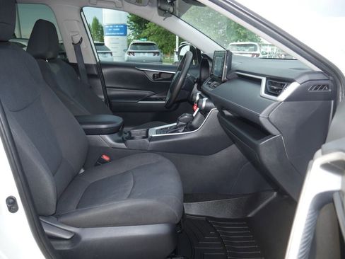 Used 2019 Toyota RAV4 LE w/ All Weather Liner Package AWD/4WD image 20