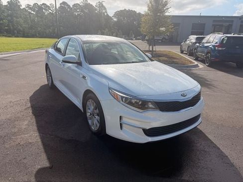Used 2017 Kia Optima LX w/ Option Group 014 FWD image 19