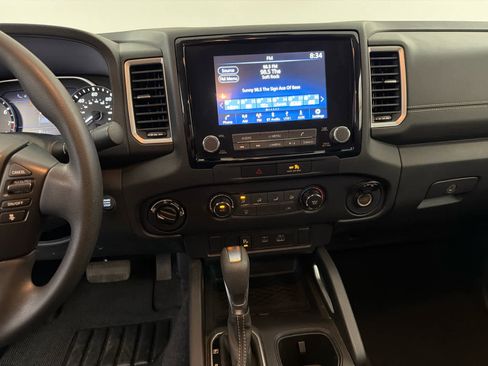 Used 2022 Nissan Frontier SV w/ Technology Package AWD/4WD image 18