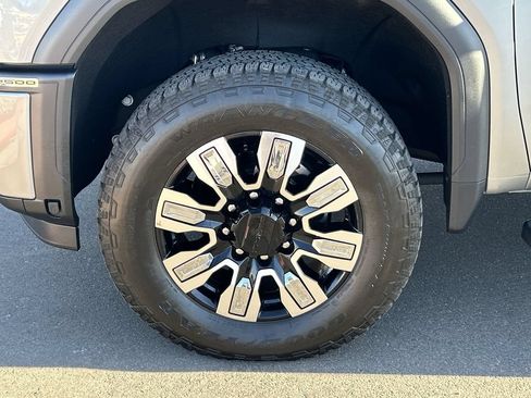 Used 2024 GMC Sierra 2500 Denali w/ Denali Reserve Package AWD/4WD image 33