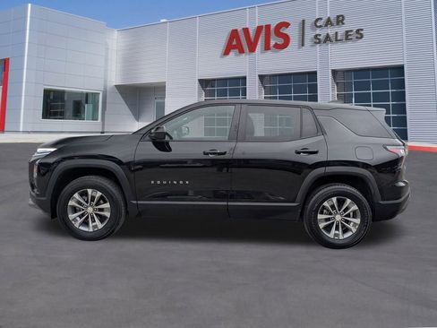 Used 2025 Chevrolet Equinox LT image 2