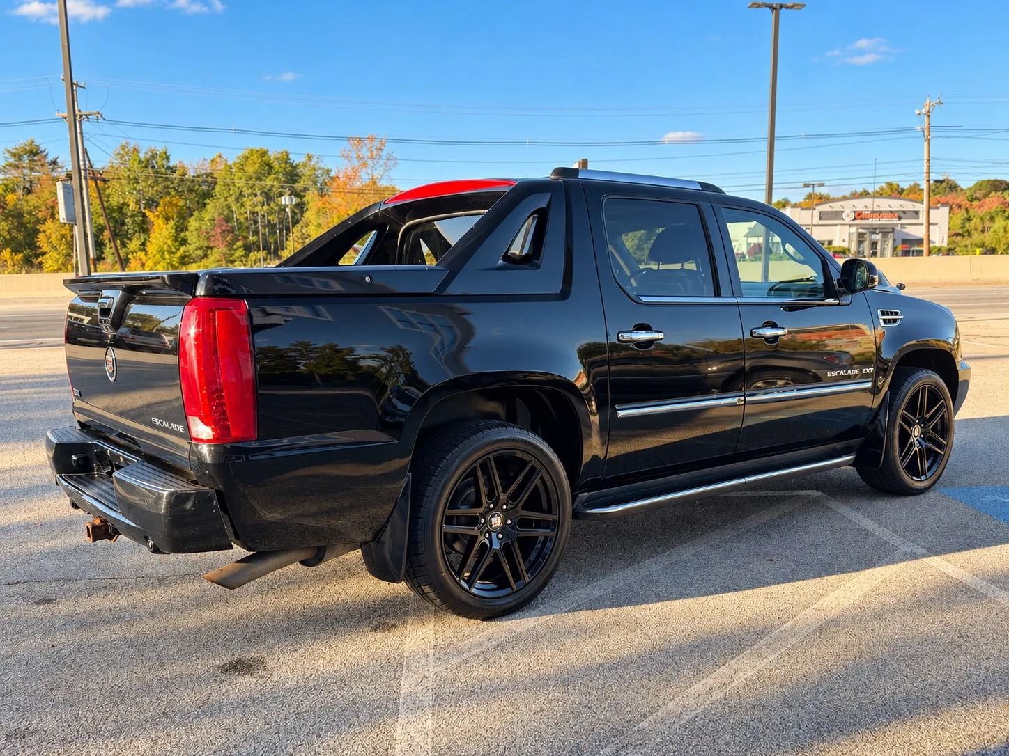 Used 2011 Cadillac Escalade EXT Luxury AWD/4WD image 9