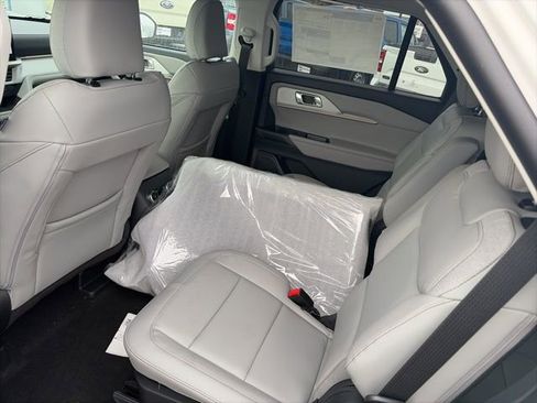 New 2026 Ford Explorer Active w/ Active Comfort Package image 11